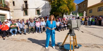 La meteoróloga Ana de Roque, cara de 'El tiempo' en TVE desde 1990, se jubila entre lágrimas en el Telediario especial …
