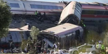 El choque de un AVE contra un Iryo en Urda (Toledo) supera ya los 40 muertos; la portavoz de la Junta, que confirmó die…